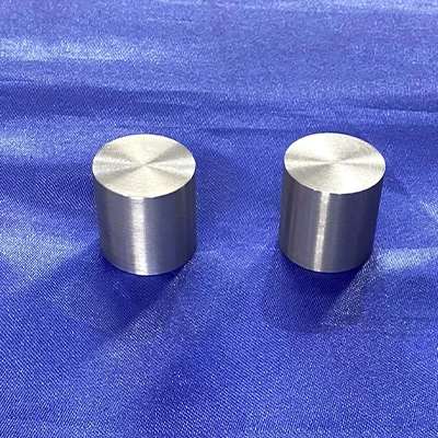 Parduodami niobium strypai